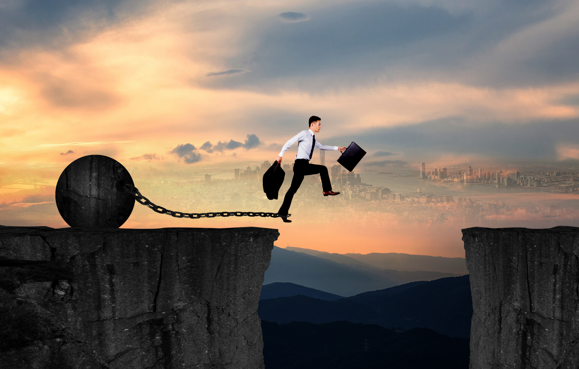 如果你是一个内向沉默的人,极度内向的人怎么提高自己