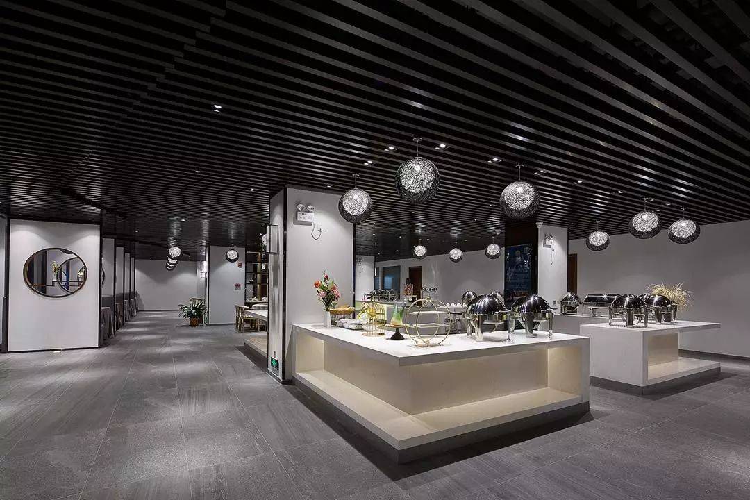 隐藏在英德一座微派风格的酒店—一幅灵动与纸上的古邑国画