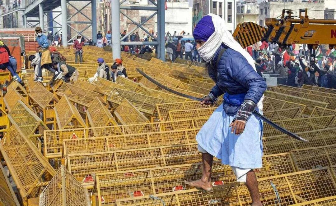 印度阅兵农民,印度阅兵大批农民开拖拉机抗议