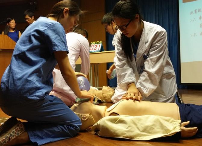 专科医学生的现状,医学类大专毕业生就业前景