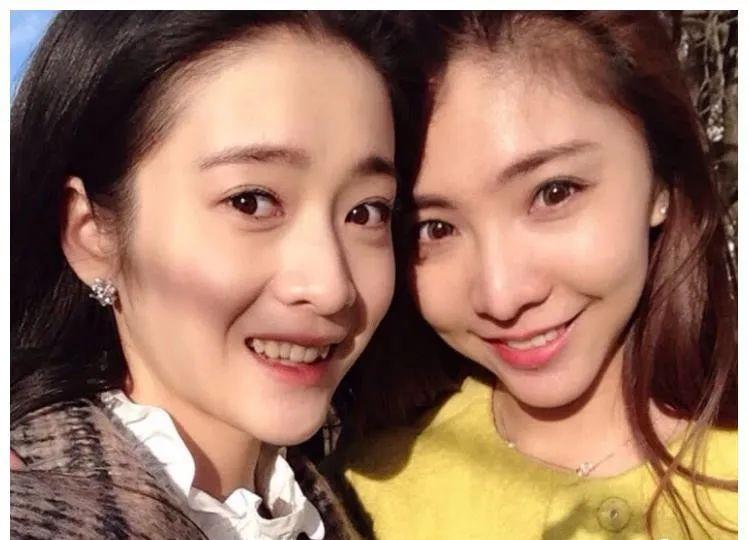 贵圈最大pua阴谋？小花被亲姐*脑洗**30年，还蒙在鼓里…