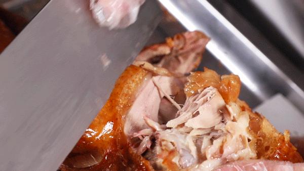 鸭肉和鸡肉哪个烤着好吃,鸭子怎么烤才能脆皮有光泽漂亮