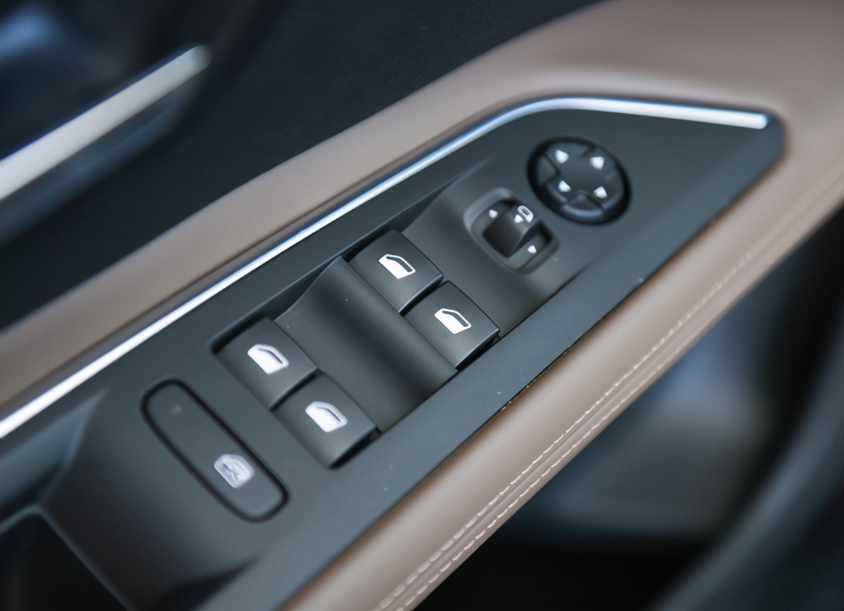 底盘扎实操控性好的轿车排名,底盘质量好的车