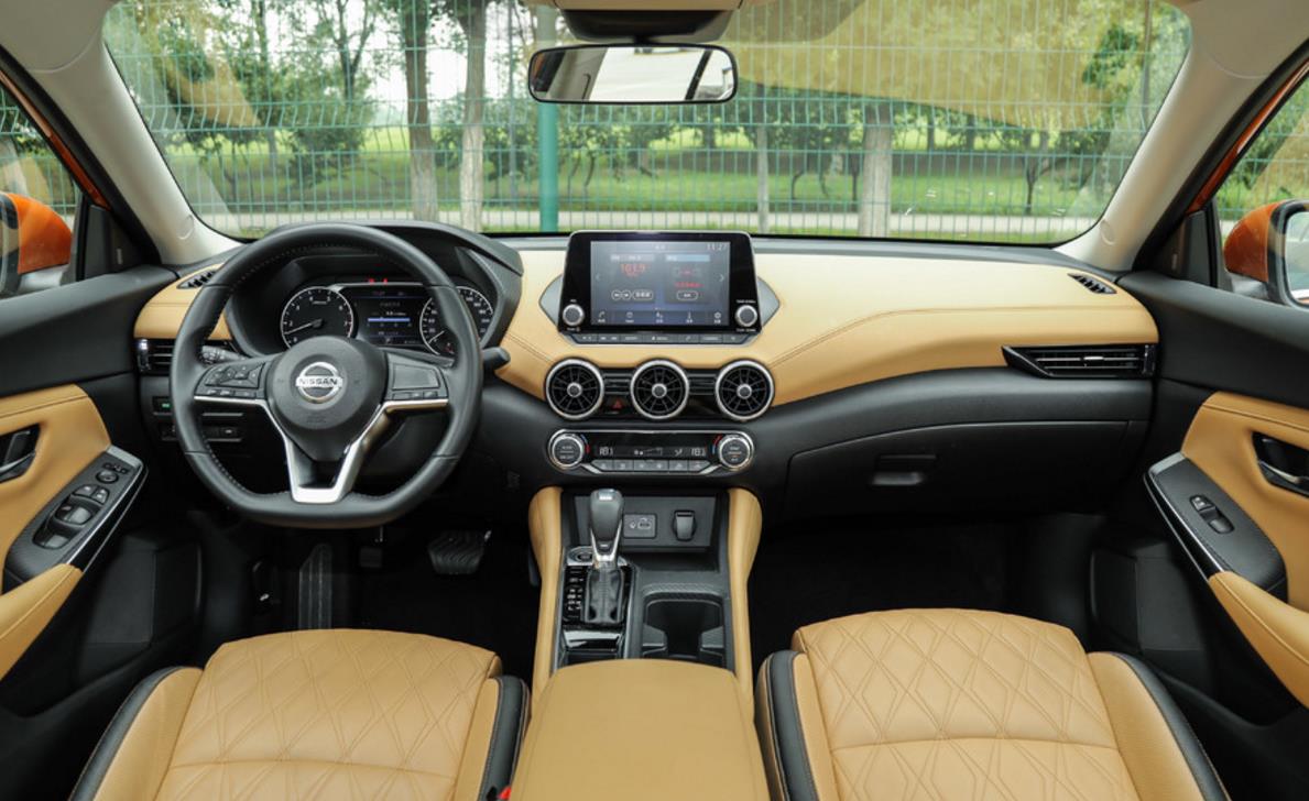 全新轩逸对比新款卡罗拉,2020轩逸和全新卡罗拉