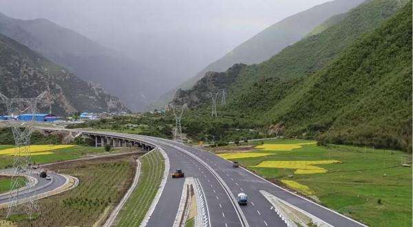 拉林高速公路简介,最美拉林高速