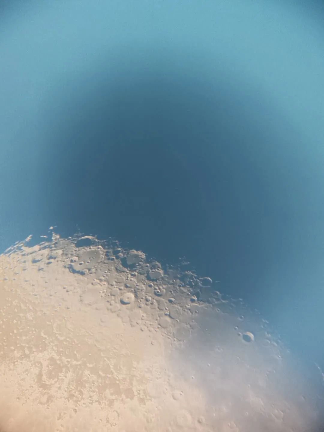 最强天文望远镜观月球效果,牛人自制8亿公里望远镜