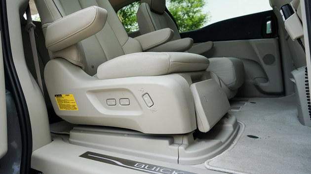 别克gl8陆上公务舱和es的区别,gl8es653t上路要多少钱