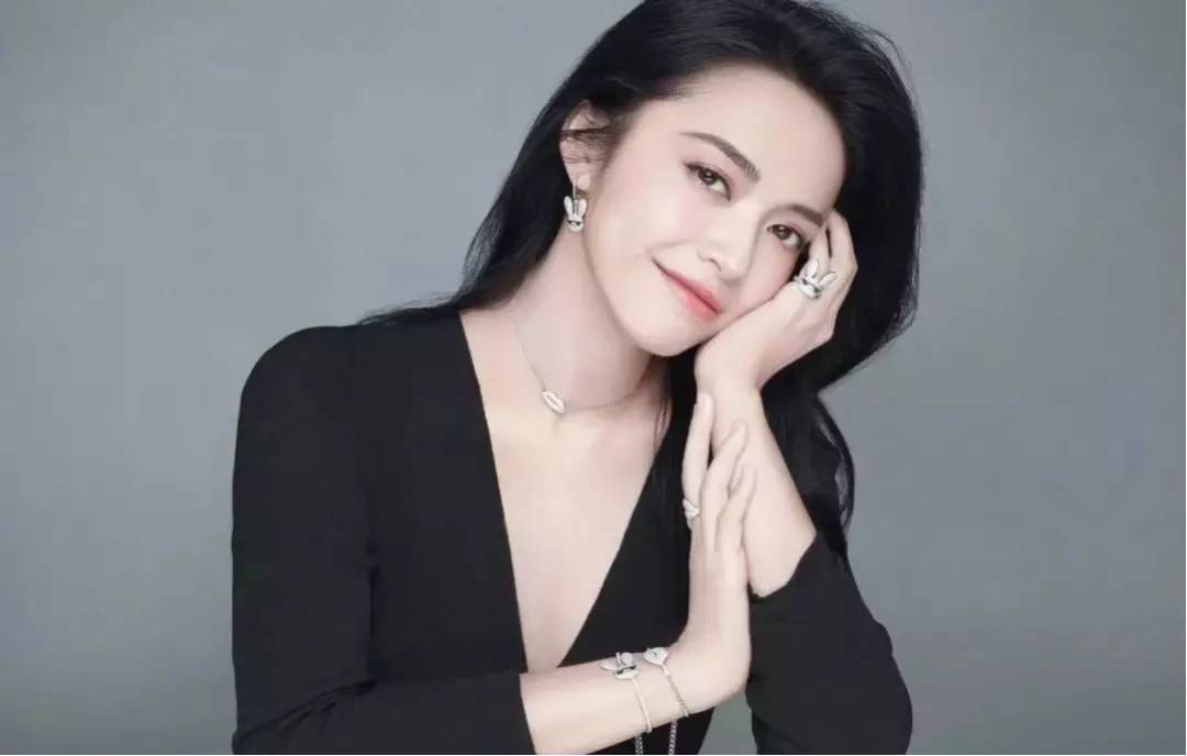 买不起的联名,优衣库t恤联名款