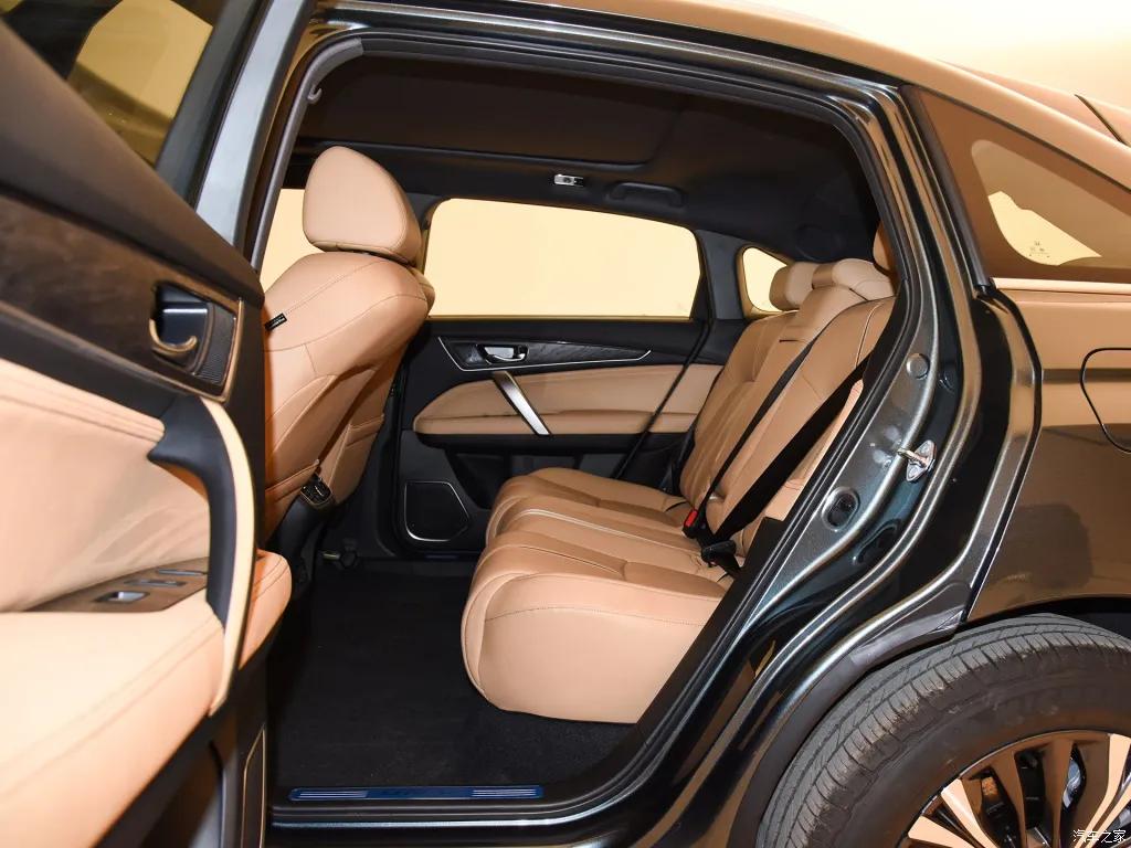 轴距超汉兰达，272马力+国六+四驱，新款本田UR-V更实用