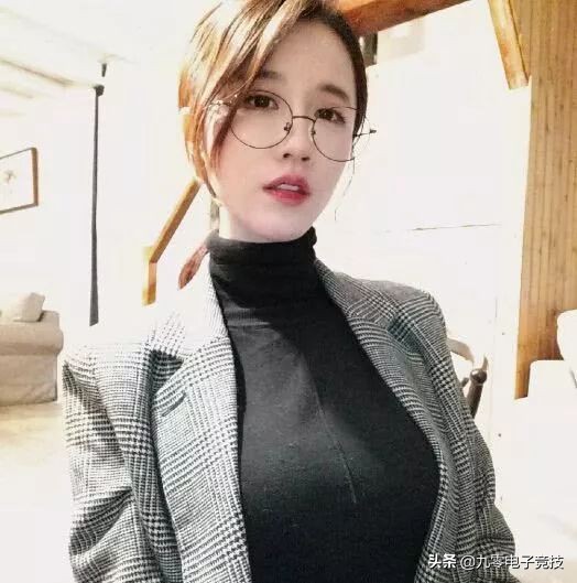 电竞比赛需要卖肉女主播来解说?她们真的懂电竞么