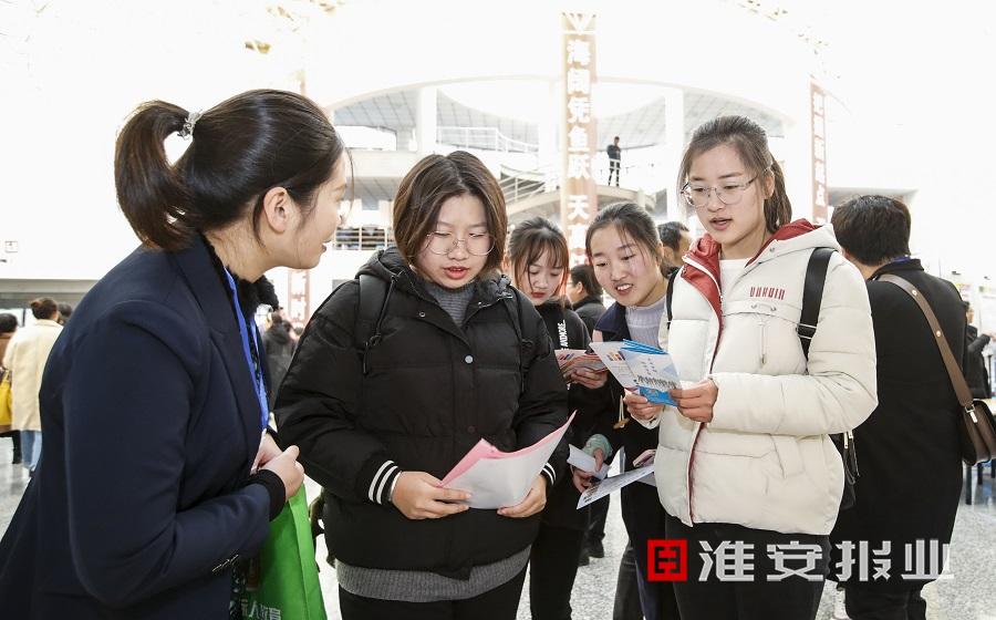 人社局三措施助力大学生就业创业,助力10万大学生创业就业