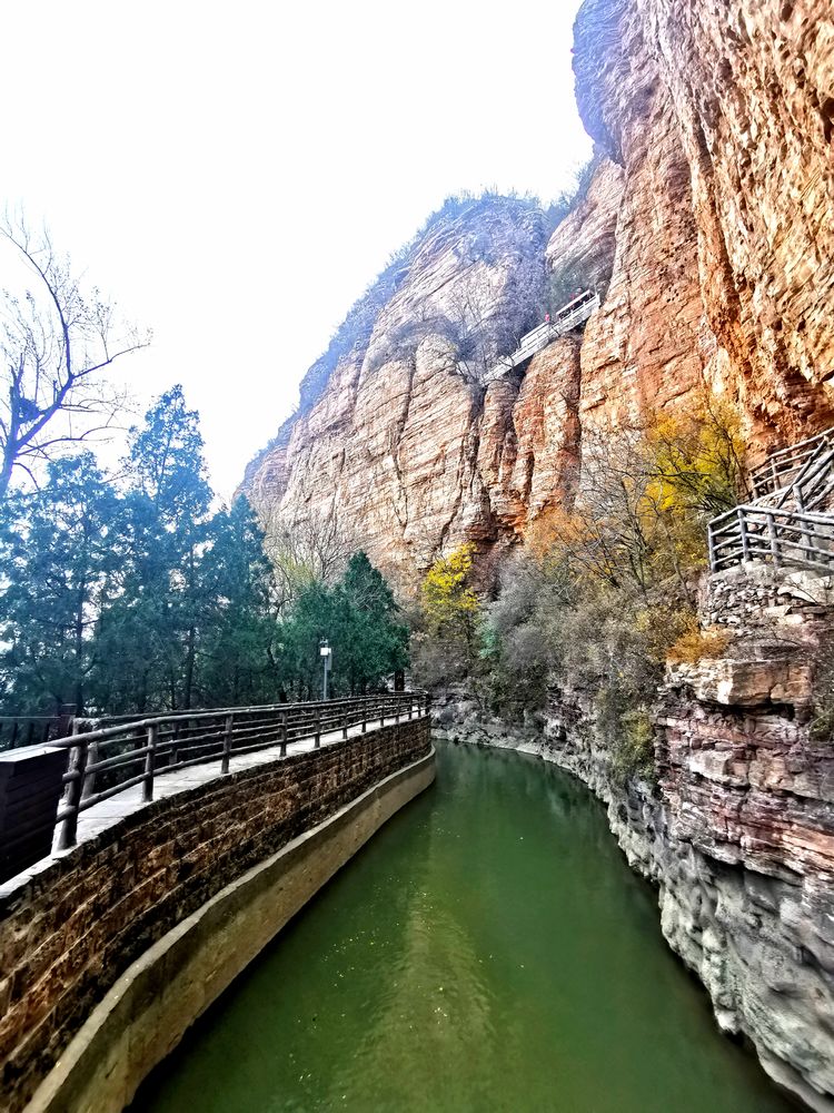 湖北卫视人工天河红旗渠纪录片,实拍人工天河红旗渠视频