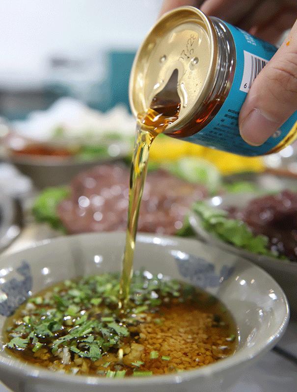 重庆的串串凭着份量实在的资格串味儿在南充开业至今打卡到上瘾!