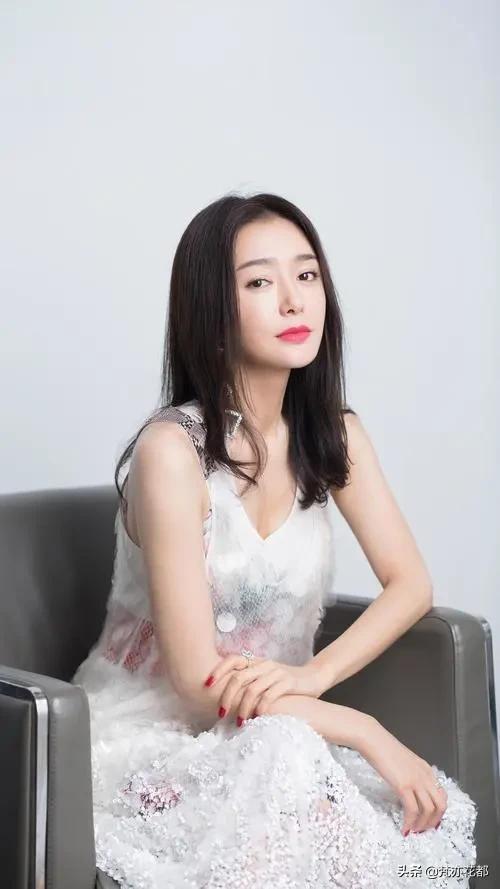 使用素颜霜化淡妆最简单的步骤,化淡妆抹防晒的正确步骤顺序