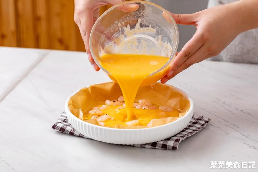 上班族午饭微波炉加热,微波炉解决一日三餐