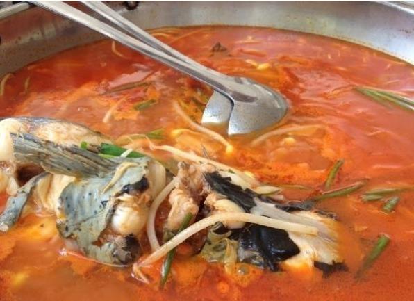 贵阳最好吃的黔东南苗家酸汤鱼,贵州最有名10道菜酸汤鱼