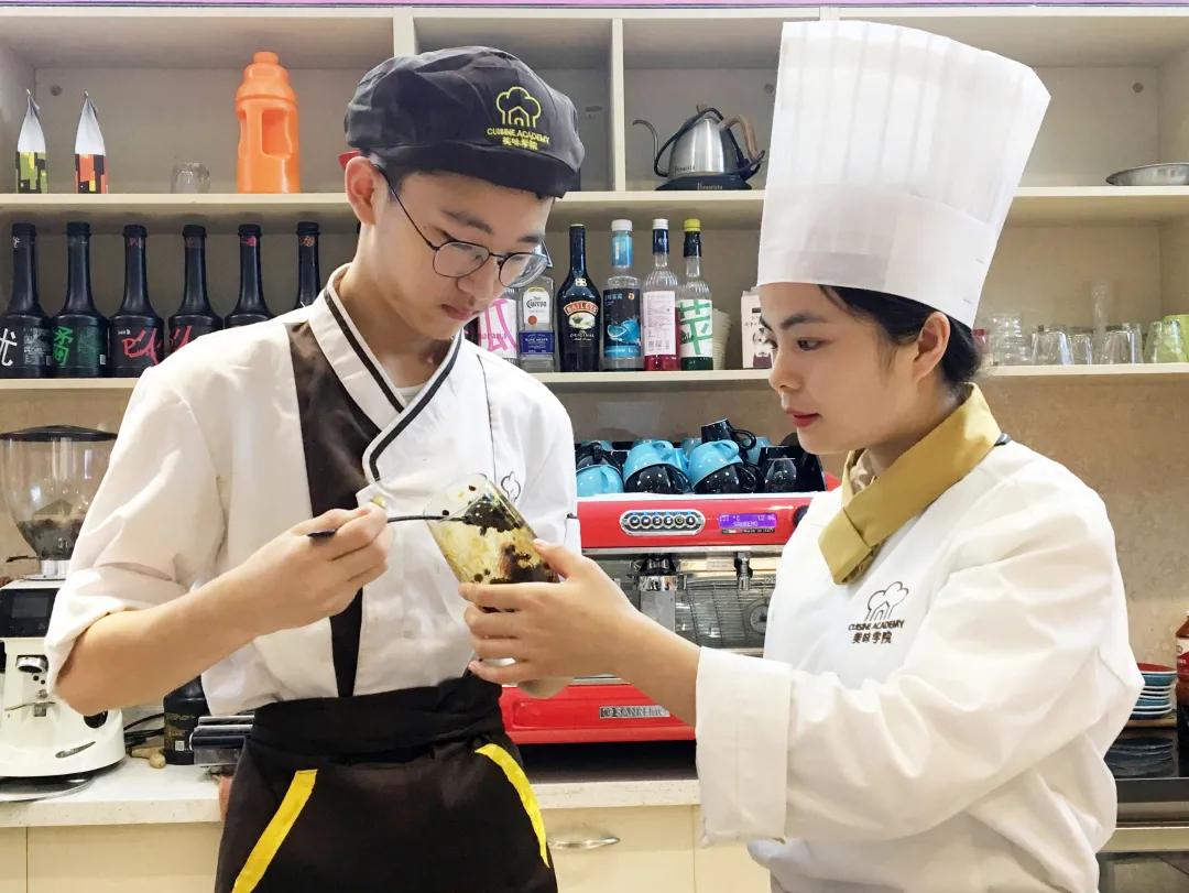 连锁奶茶店创业,奶茶店是大多数人创业的首选