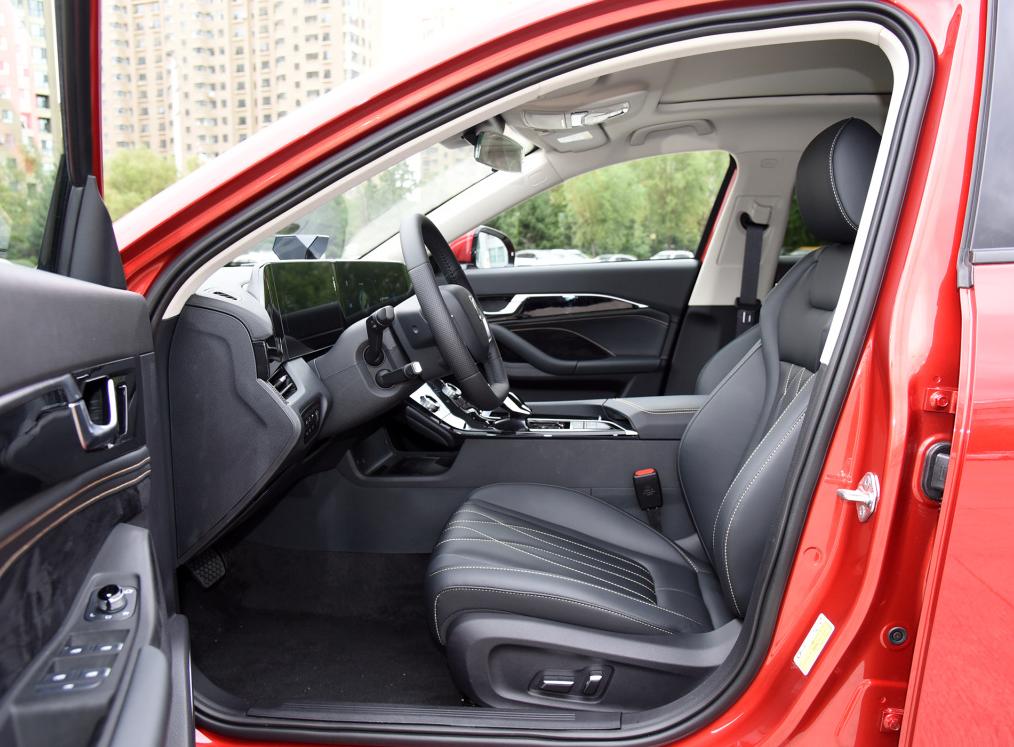 试驾奔腾b701.5悦享,深度体验奔腾b701.5自动乐享型