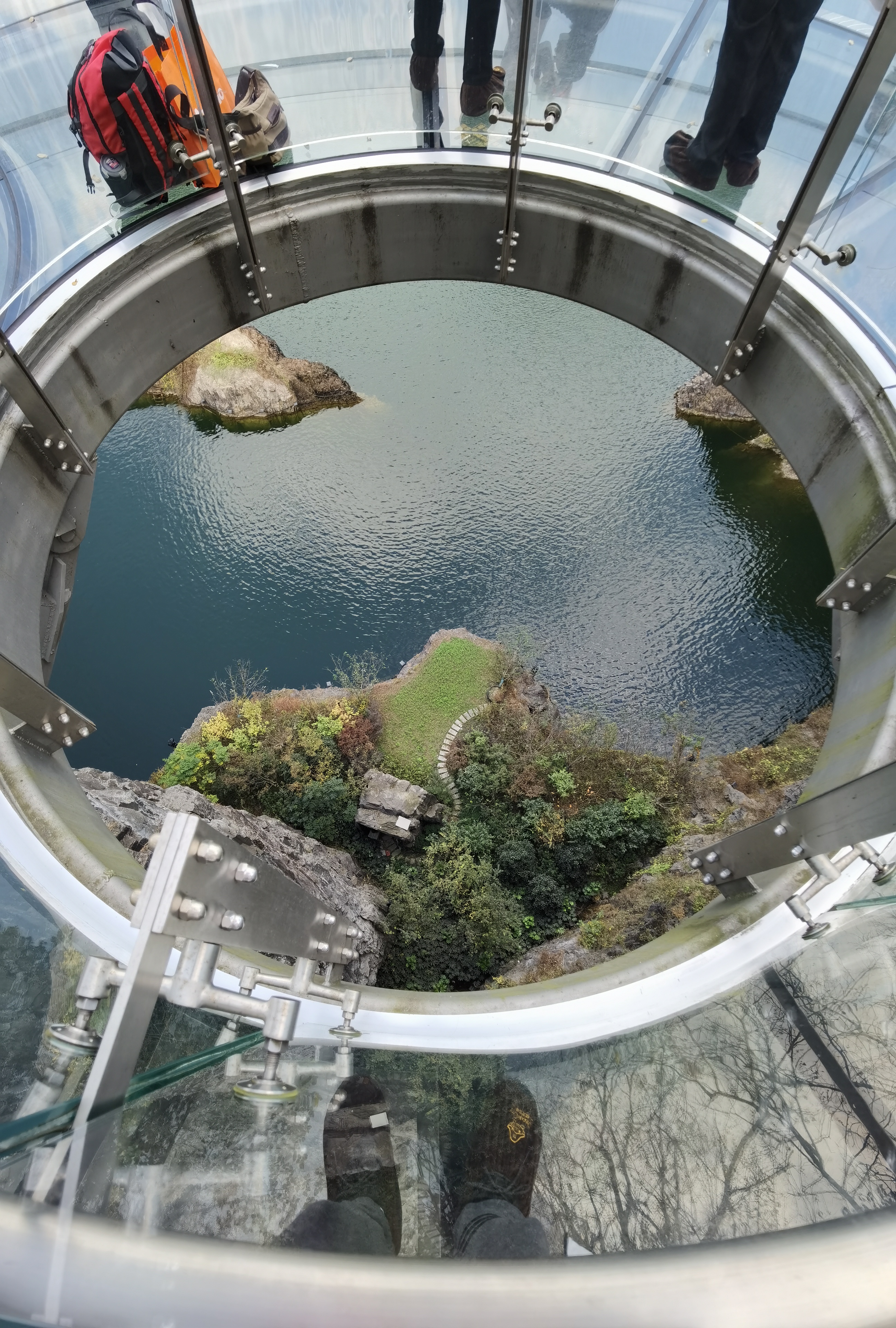 为什么深坑酒店被称为建筑奇迹,惊艳世界的深坑酒店