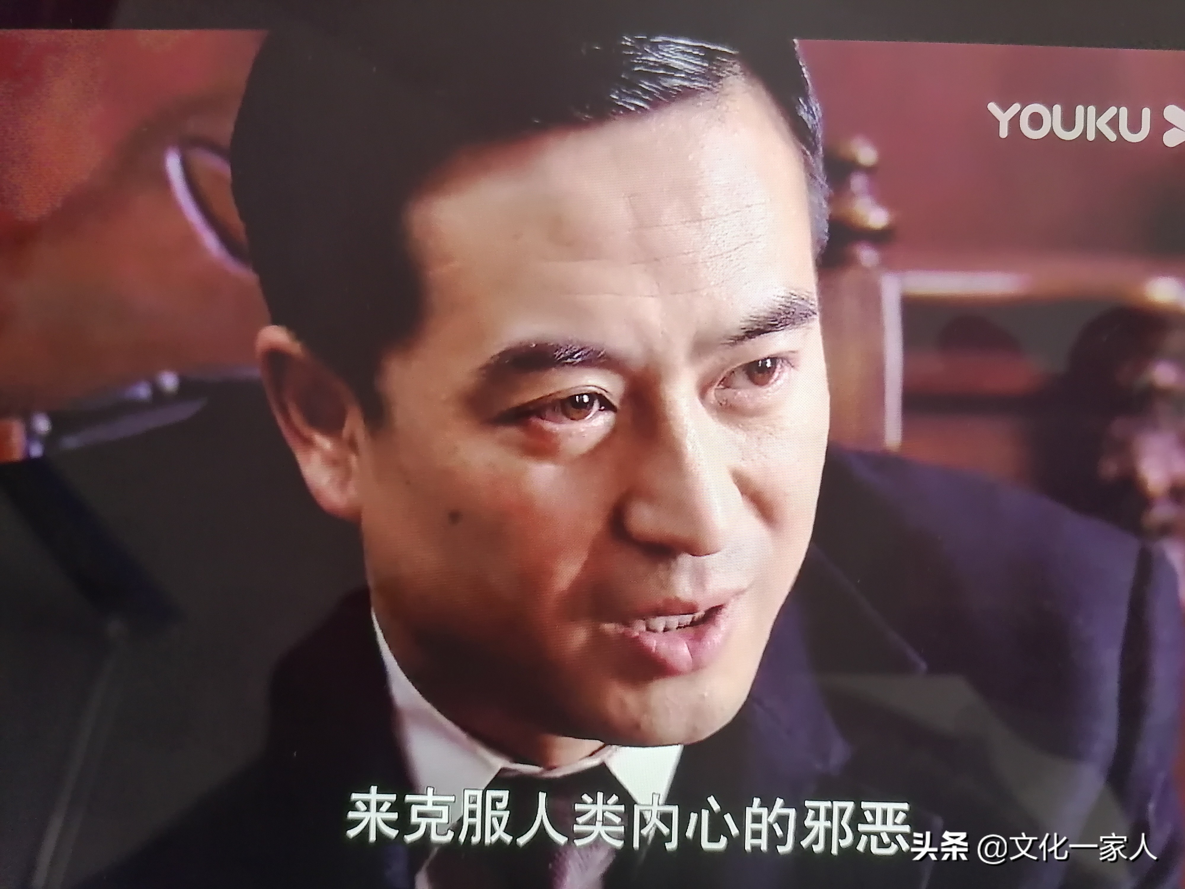 《悬崖》：一场敌中有我，我中有敌，斗智斗勇命悬一线的生死较量