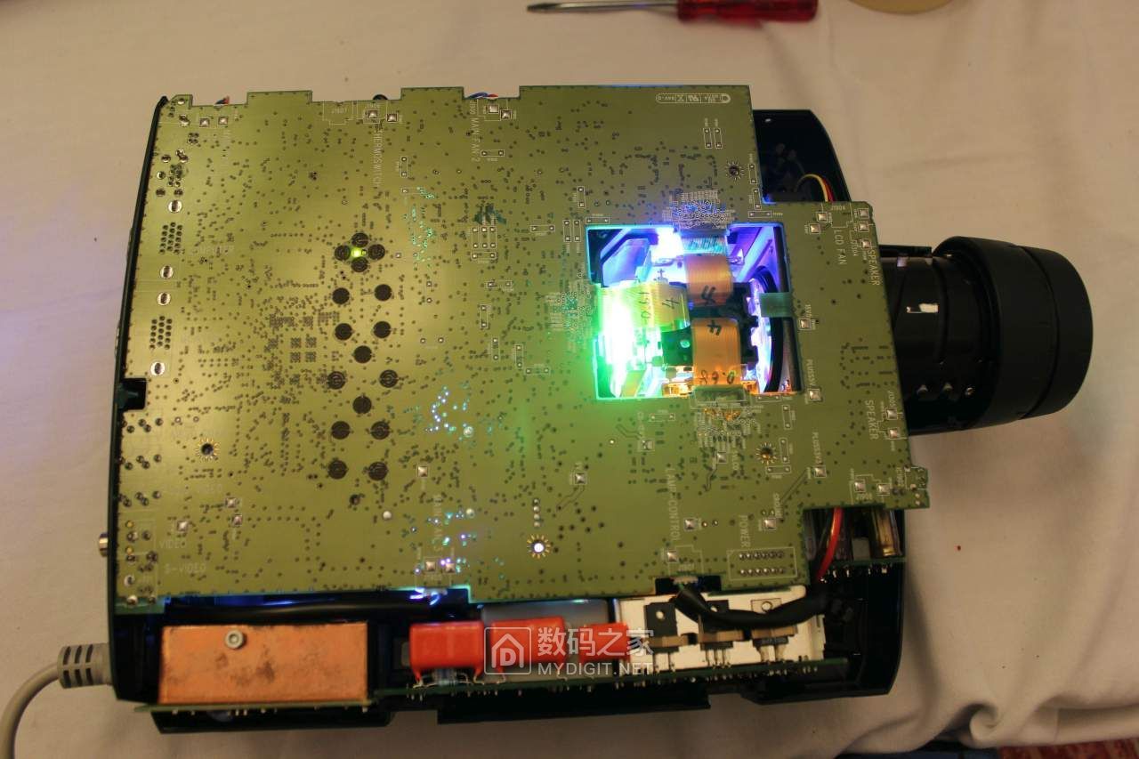 都是钽电容惹的祸：拆修宝施玛（Proxima）3LCD投影机三无故障