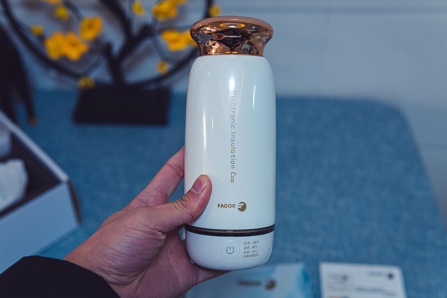 法格和大宇多功能料理锅哪个好,大宇烧水壶便携恒温壶测评