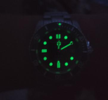 几百块的绿水鬼西铁城机芯,30岁男人戴西铁城