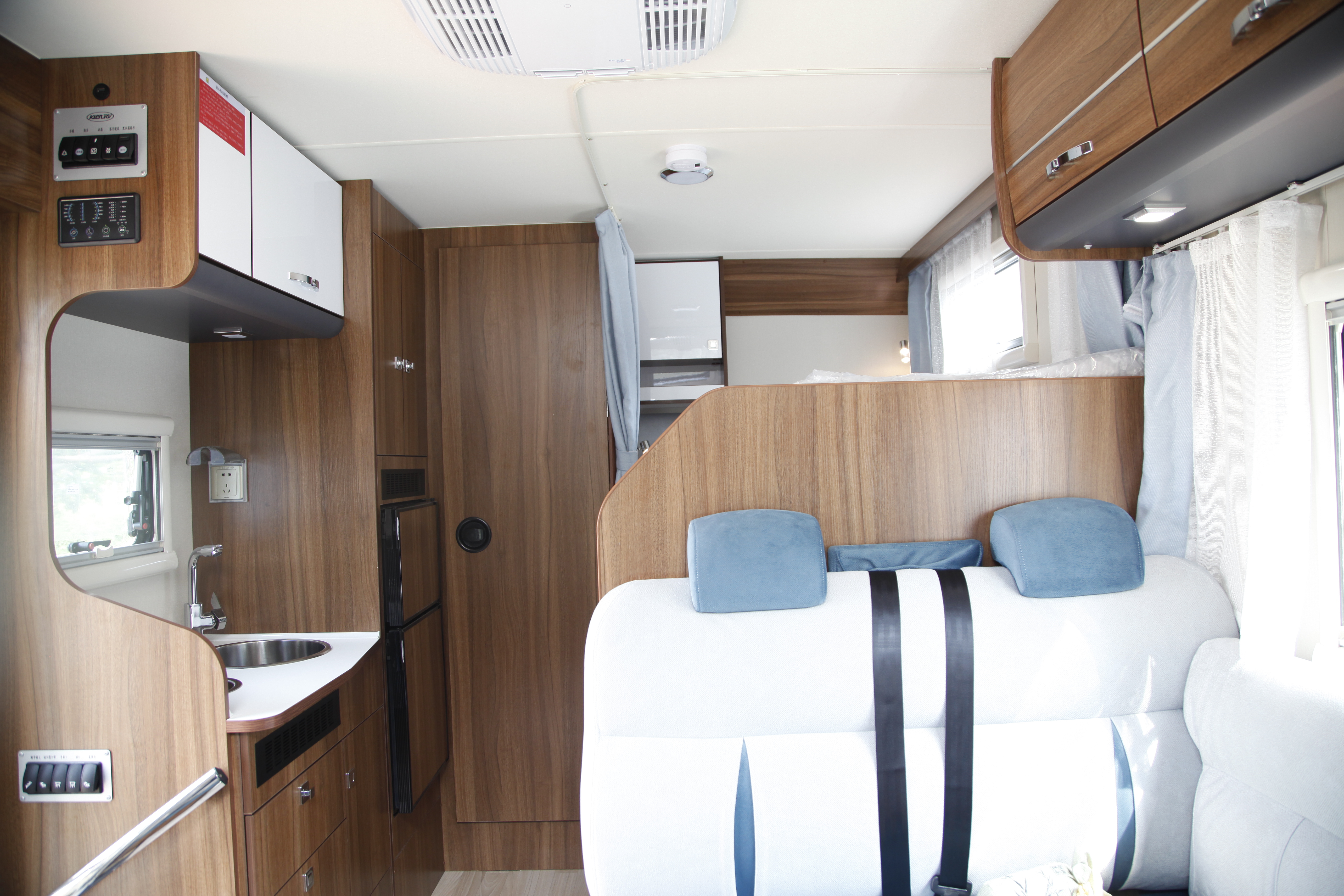 大顶C型限量发售，配置给力，舒适超大空间竟然还有子母床？