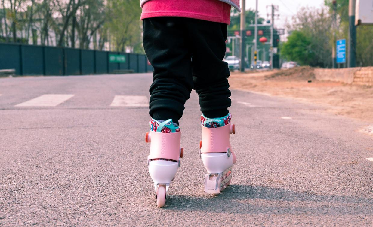 cooghi酷骑轮滑鞋测评,儿童轮滑鞋斯威跟酷骑哪个好