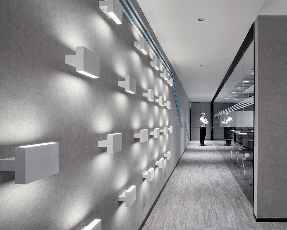 高级工业风尚游游戏深圳办公设计欣赏