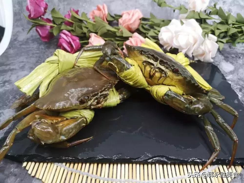 螃蟹的正确清洗和爆炒,教你最干净的方法吃螃蟹