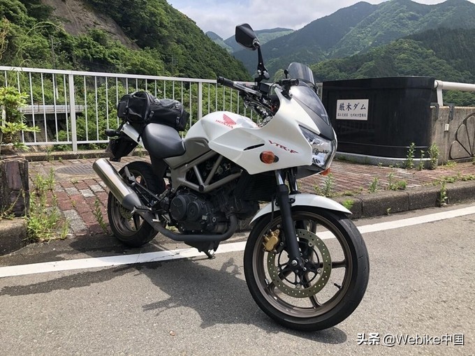 日本摩托车大排量adv多少钱,250cc摩托车本田vtr