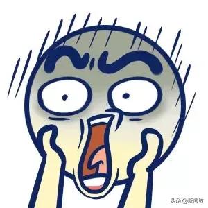 你的肚脐眼是凸出来的？上海地铁早高峰，一男子戴上粉色头盔，偷偷…