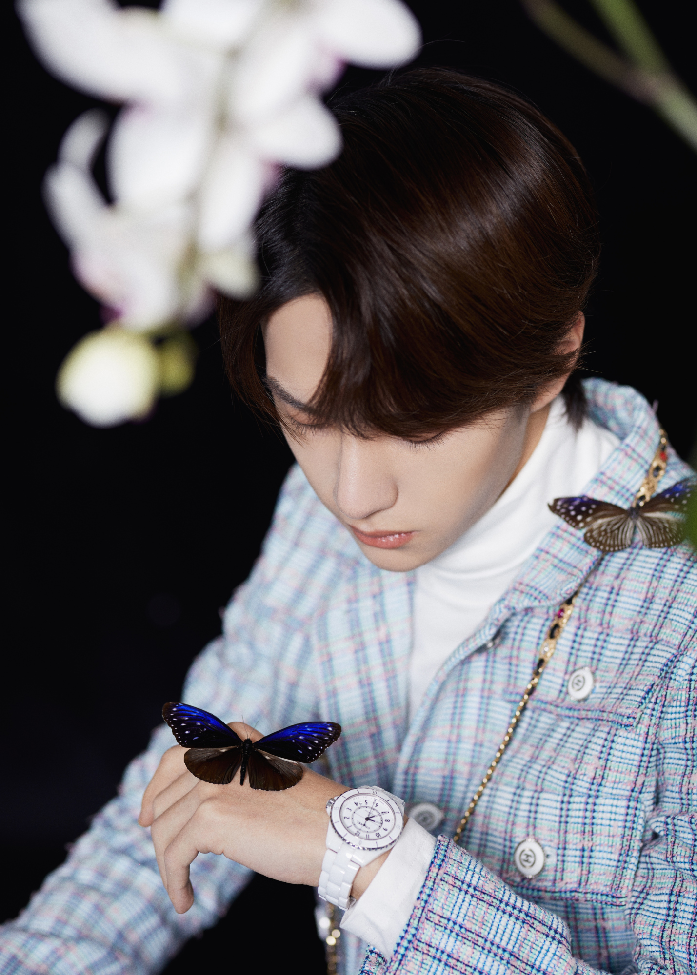 王一博酷盖变脸,王一博最新皮衣造型图片