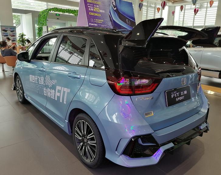 体验商家改装的飞度,外观似“大皮卡丘”!内饰落后,价格又降了