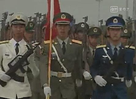 解放军先进武器帅照,解放军新步枪射击视频