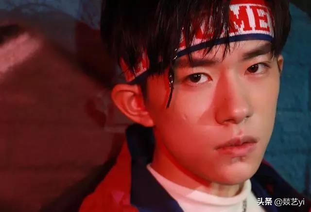 18岁的易烊千玺,凭什么连任两季《这!就是街舞》队长?