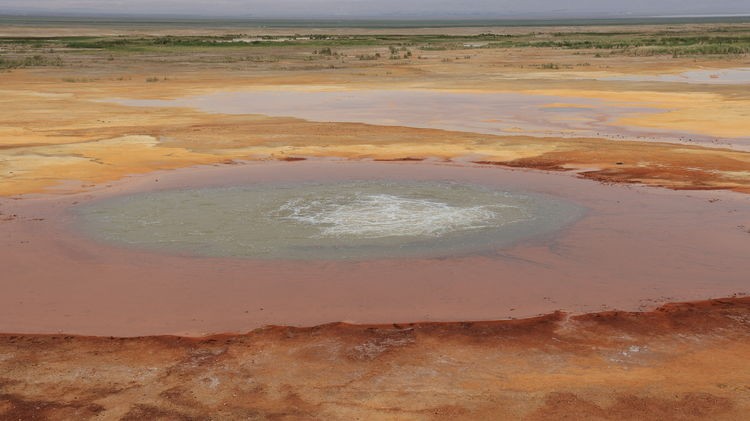 龙眼凤羽的艾肯泉，该称恶魔之眼，还是天使之眼，你来决定吧