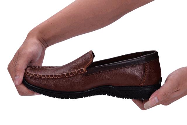 磨砂皮鞋脏了怎么处理,磨砂皮鞋脏了用什么擦最好