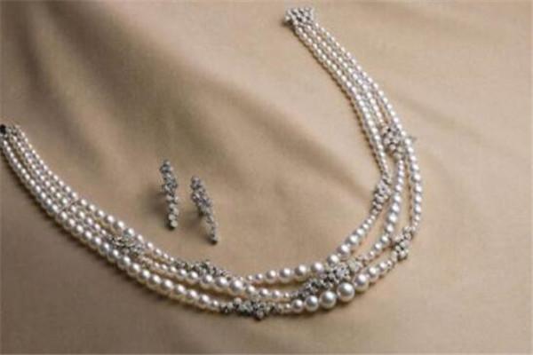 适合女生的轻奢首饰,更适合女性的首饰推荐