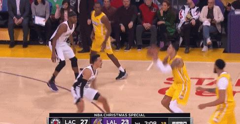 2020詹姆斯季后赛九次盖帽,詹姆斯2022逆天盖帽