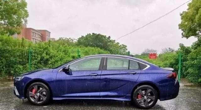 18万多落地君威gs,别克君威gs路上表现