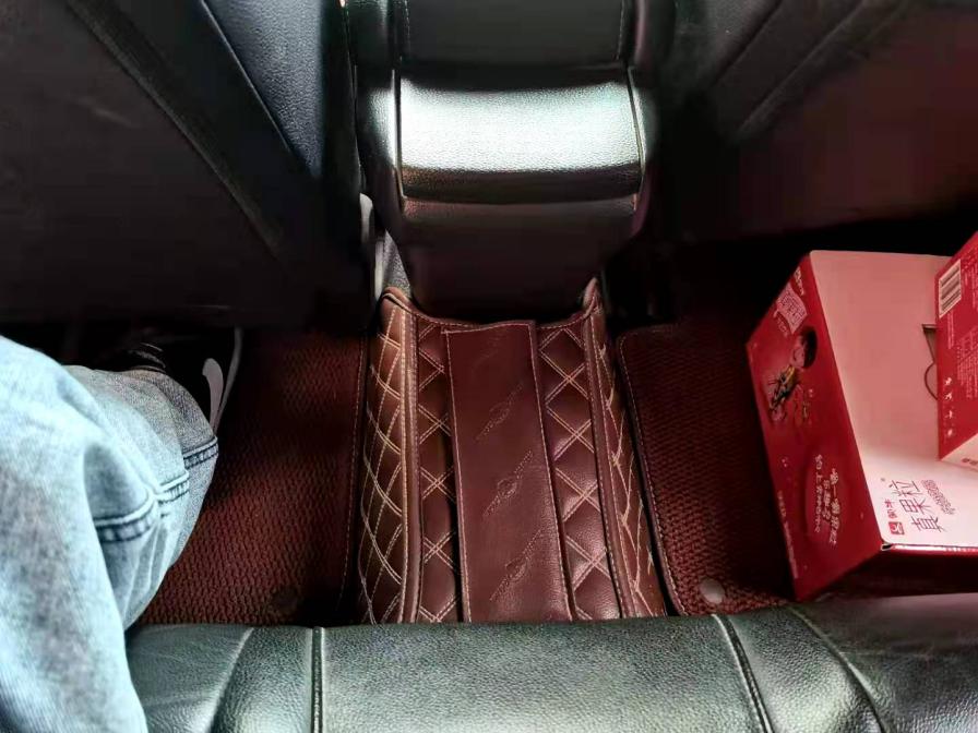 十代思域用车感受怎么样 (三厢手动十代思域驾驶感受)