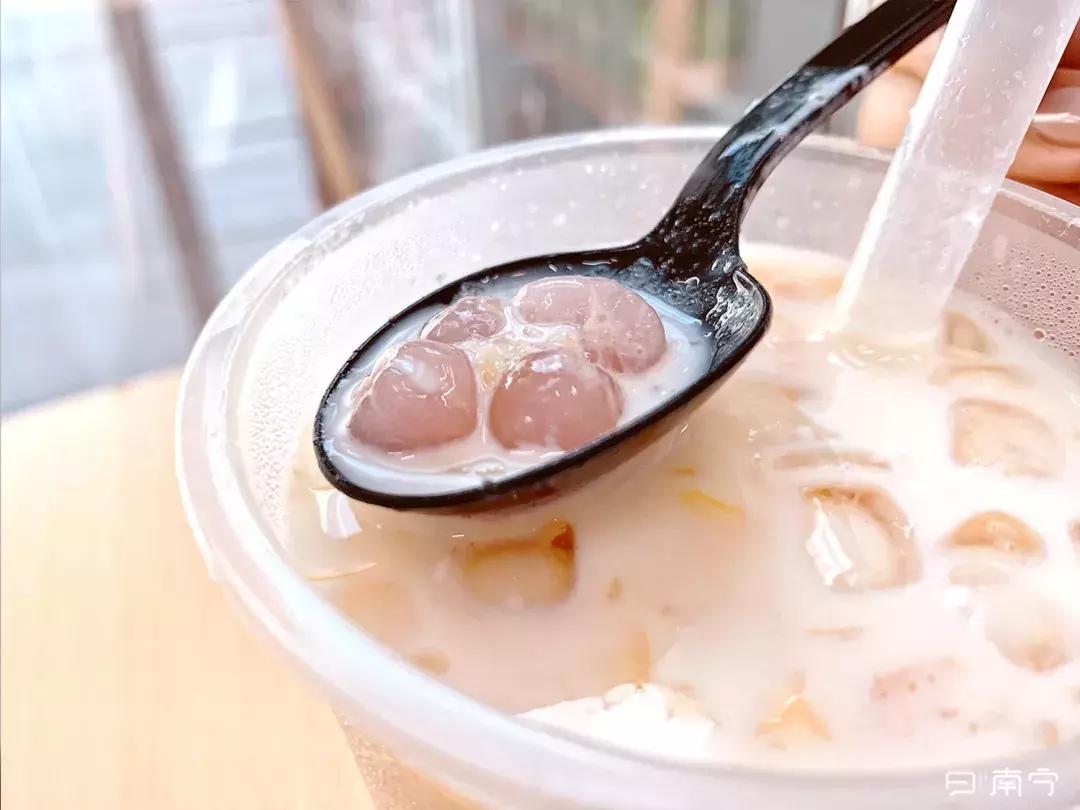 喝了这杯奶茶甜到入心入肺,喝了一杯奶茶享受生活