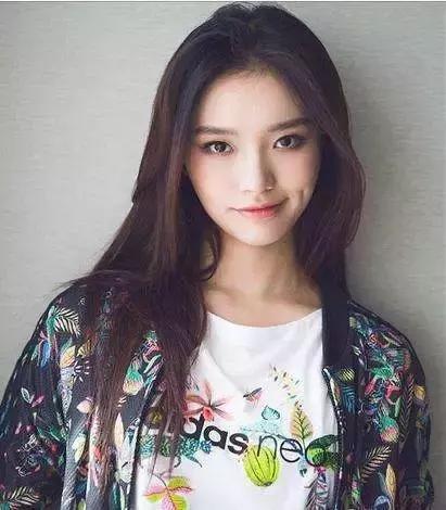 刘亦菲柳岩林允披肩,林允柳岩