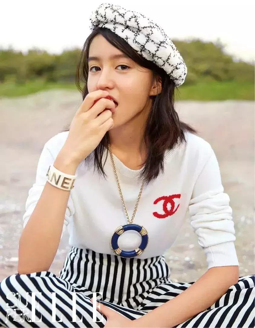 15岁的她挤掉一众女星拿下香奈儿形象大使,果然靠的是后台够硬?