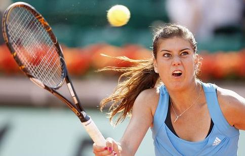 法令纹真的难看吗?奥黛丽赫本的法令纹这么迷人!你也可以做到