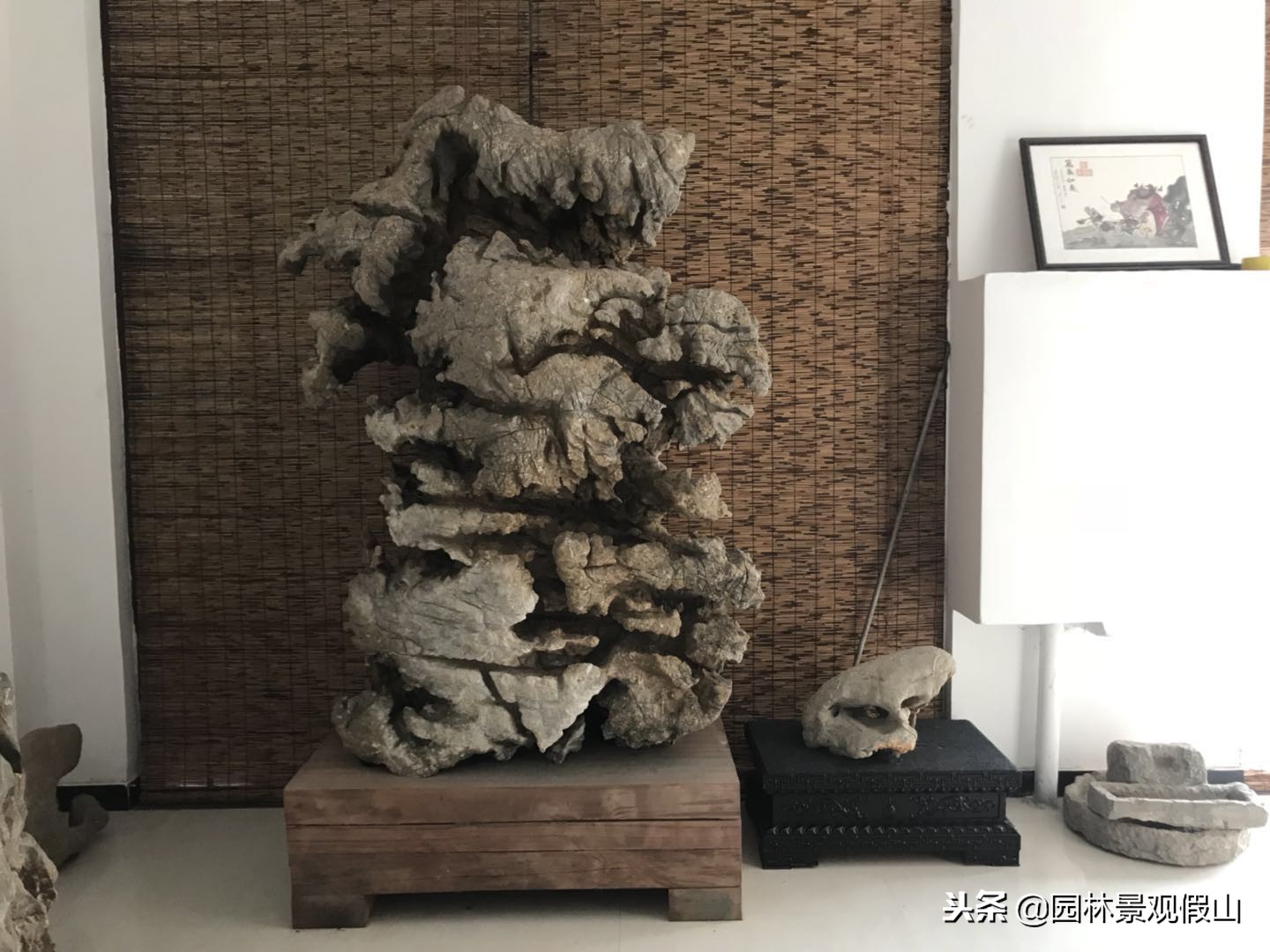 灵璧石用手常摸对身体有好处吗,灵璧石和别的石头有什么区别