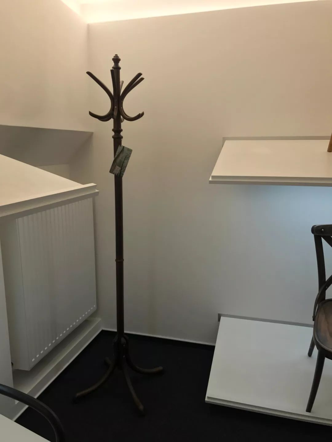 探访TON工厂看经典椅子背后的故事|疯狂24h我们去捷克干了啥?