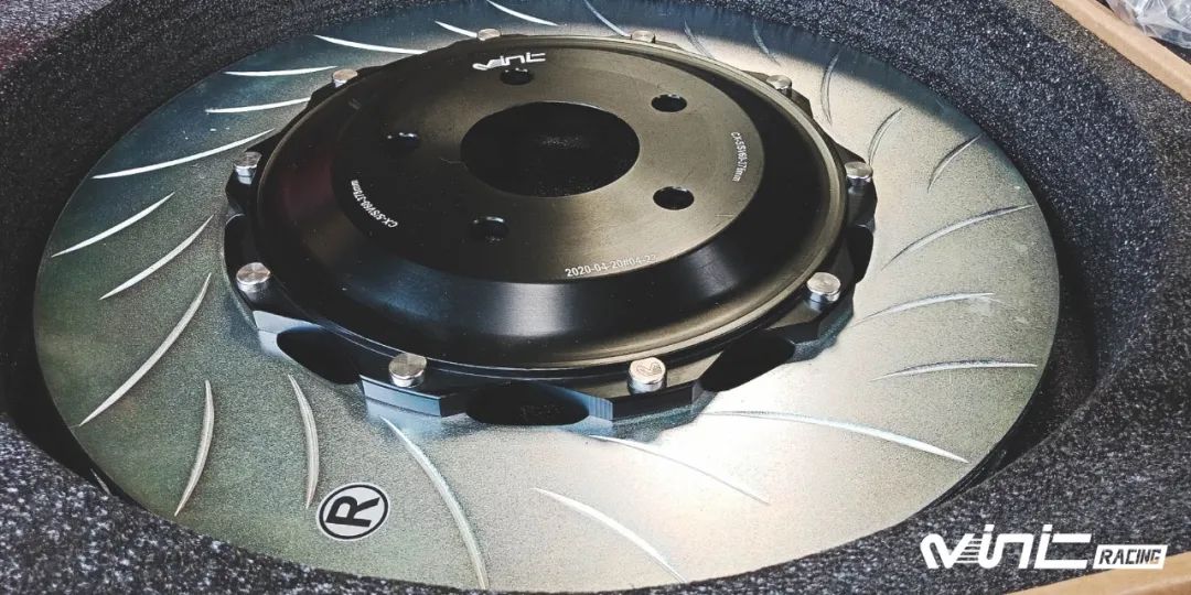 马自达CX-5刹车改装升级VINIC街道版六活塞鲍鱼套装